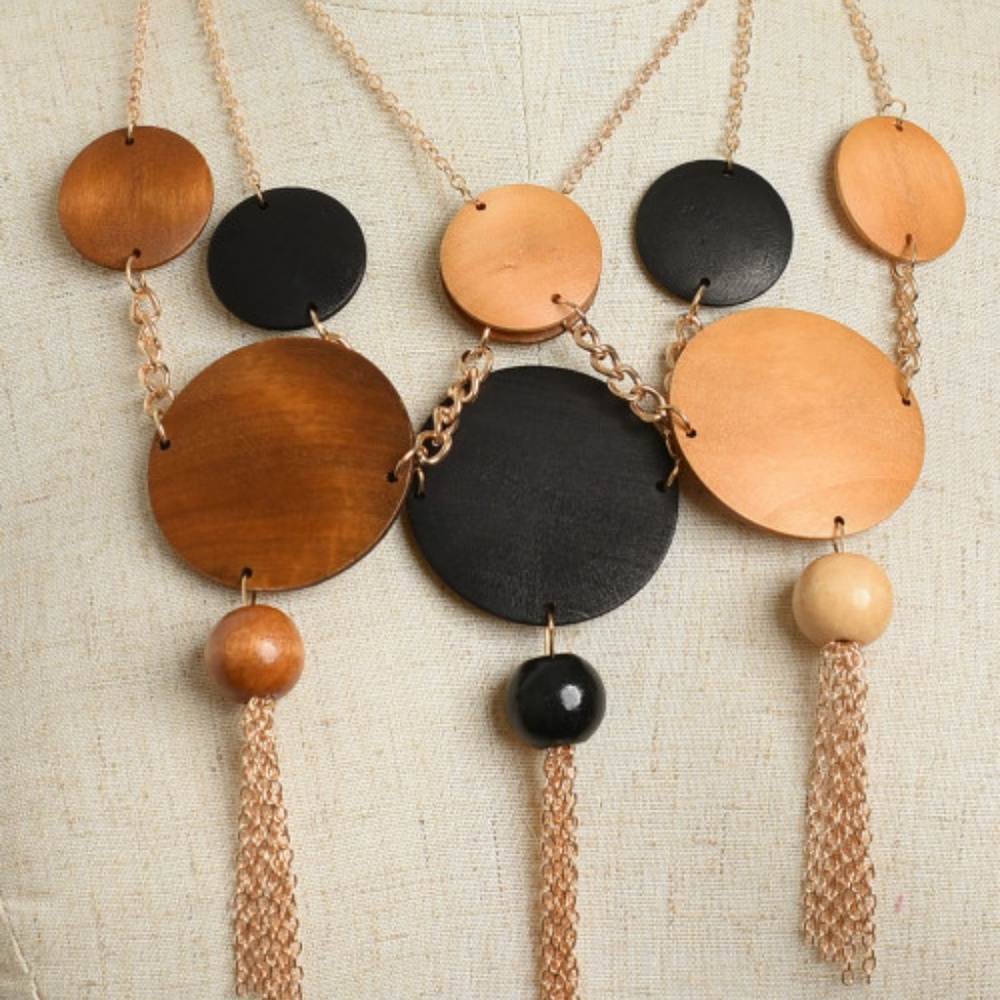 Wood Medallion Statement Necklace DARK BROWN - Picture 2 of 7